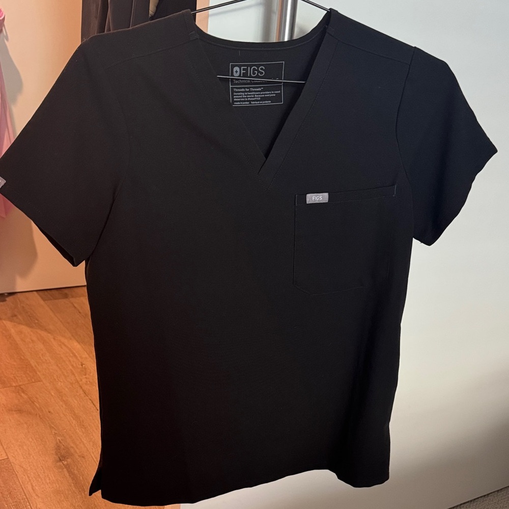 FIGS catarina Black V-Neck Scrub Top small